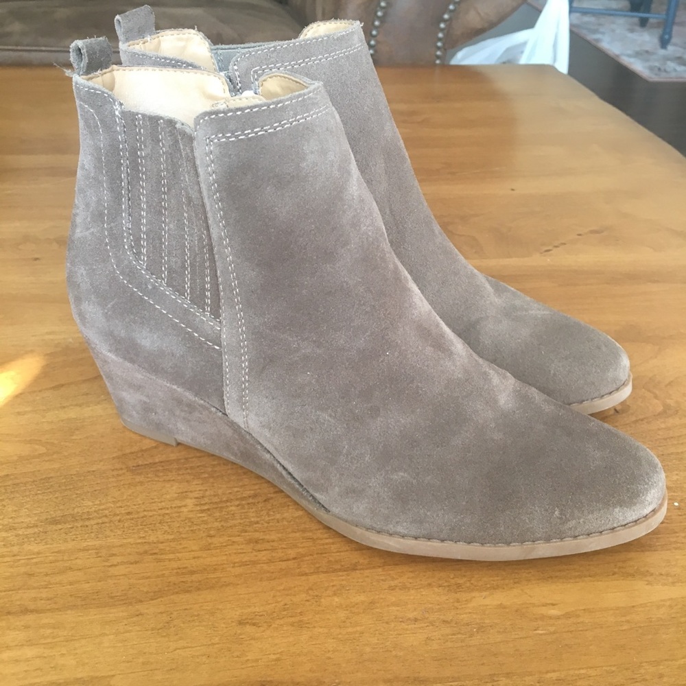 Franco Sarto Suede Wedges Tan Size 9.5